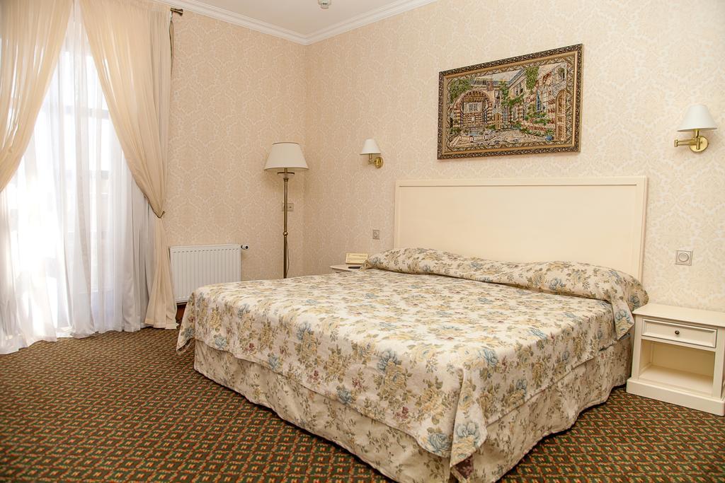 Optima Collection Kamianets-Podilskyi Hotel Exterior photo